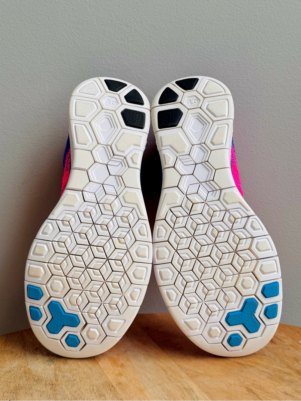 Nike Free 4.0 Flyknit Women's Size 9 Pink Blue Running Shoes 631050-600 - Picture 9 of 10